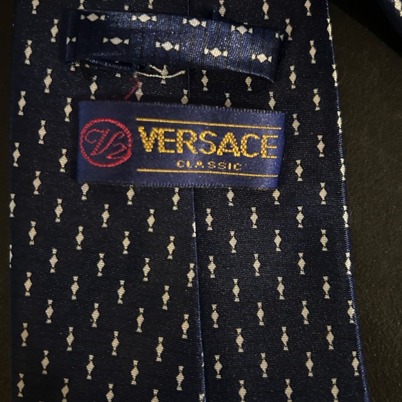 Versace Classic V2 silk tie, navy blue with small bar pattern - Picture 3 of 6